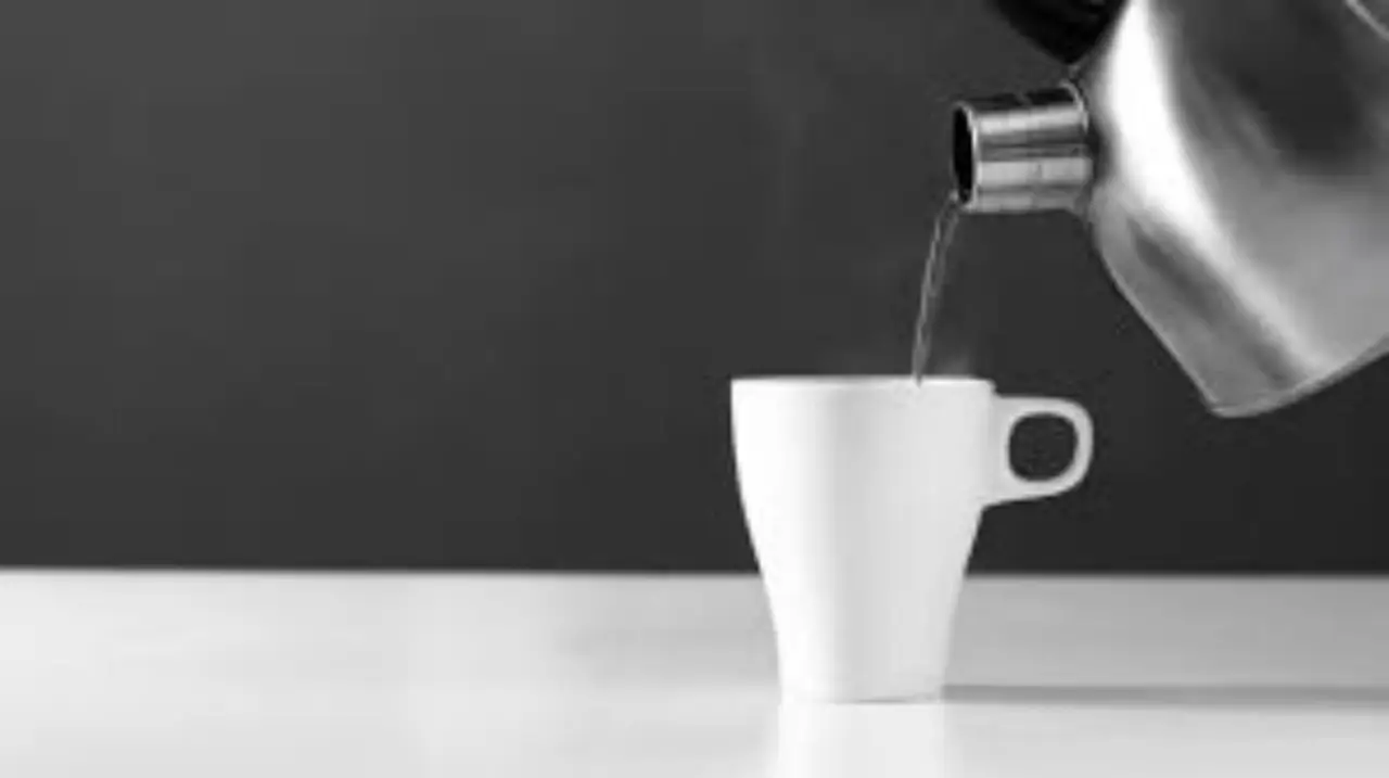 Ecco i segnali che indicano quando è il momento di dire basta al caffè, per il bene della tua salute Immagine selezionata