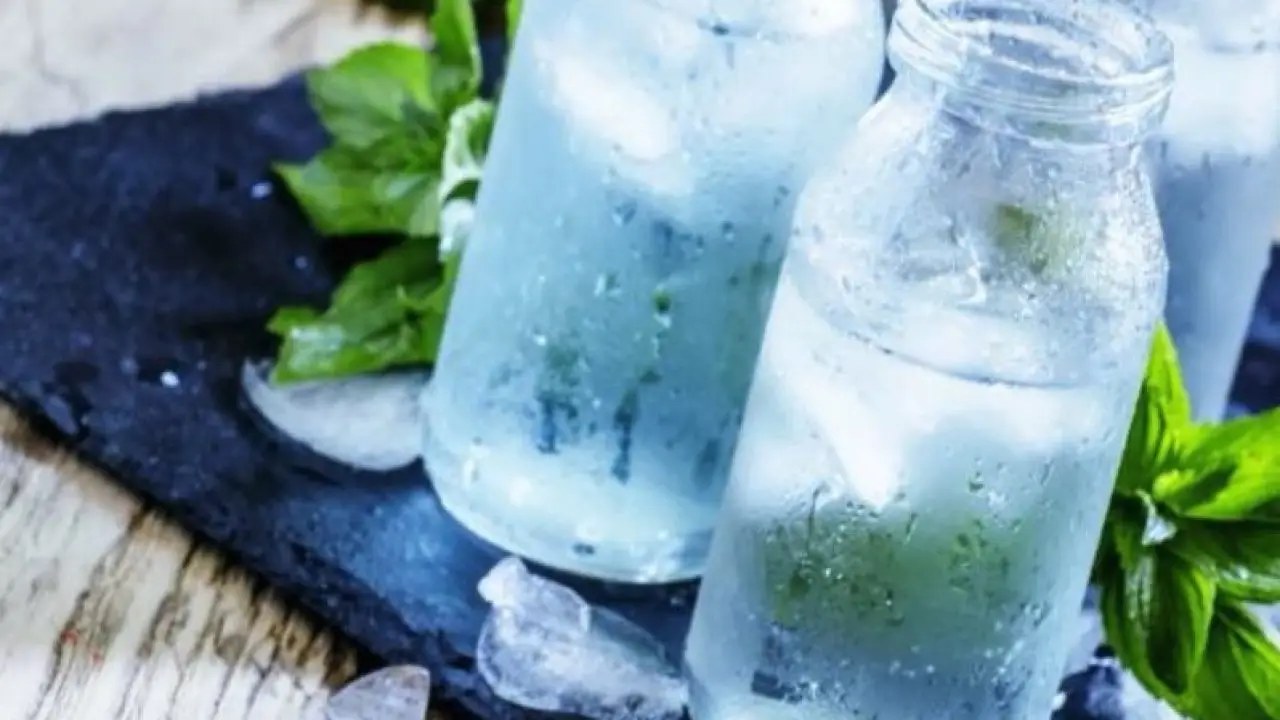 Bere acqua ghiacciata dopo i pasti può avere effetti indesiderati Immagine selezionata