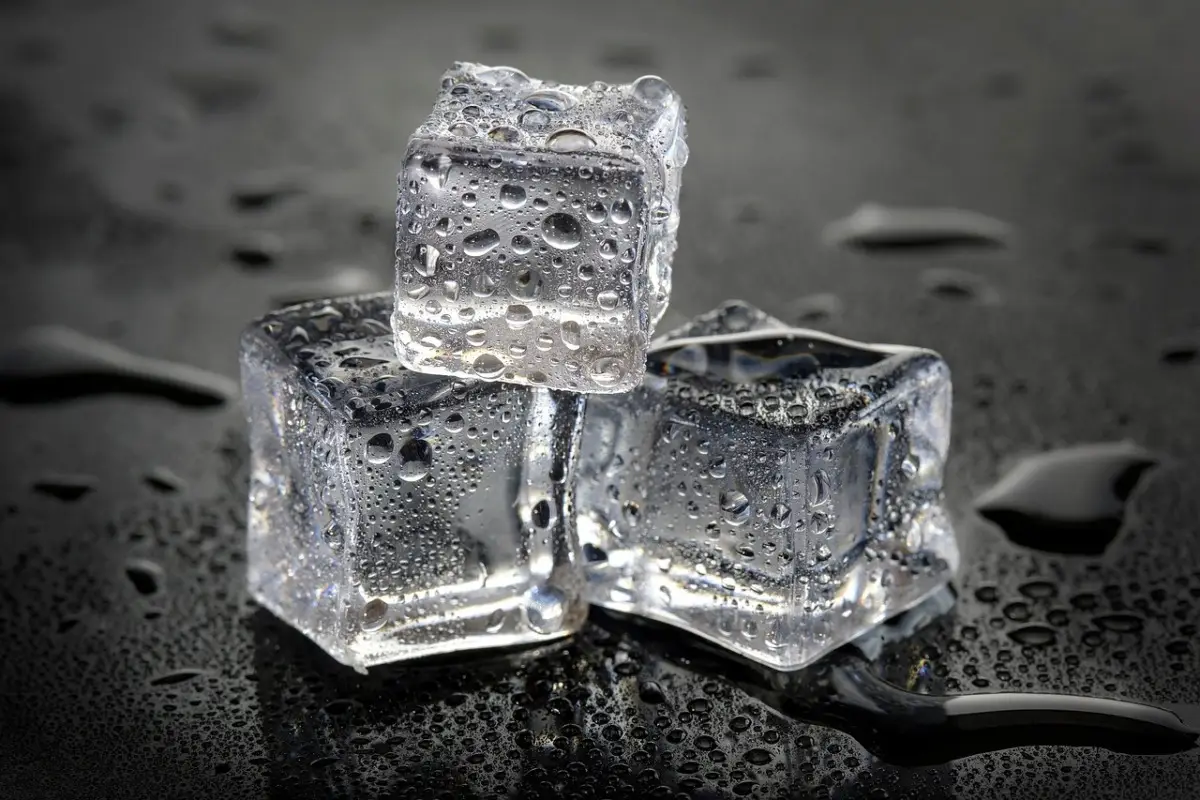 Bere acqua ghiacciata dopo i pasti può avere effetti indesiderati Immagine selezionata
