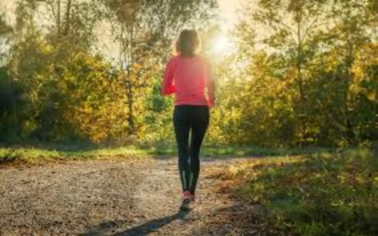 Gli effetti sul corpo di una camminata quotidiana di 30 minuti Immagine selezionata