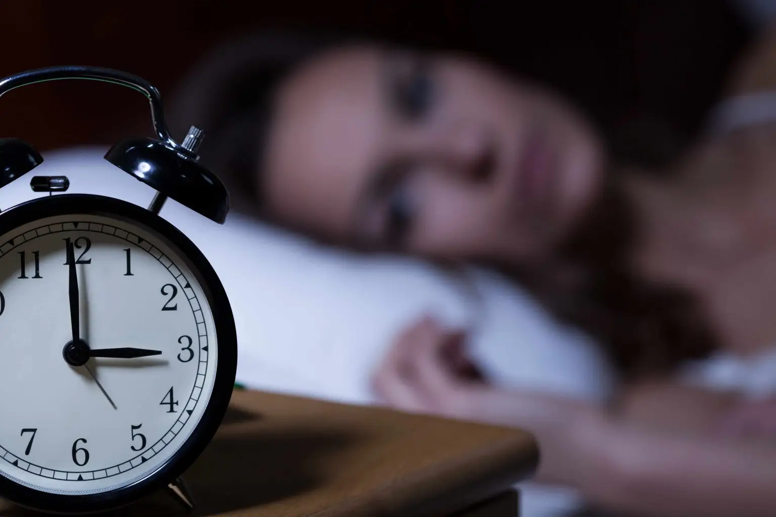 Gli alimenti da evitare la sera che possono compromettere il sonno Gli alimenti da evitare la sera che possono compromettere il sonno
